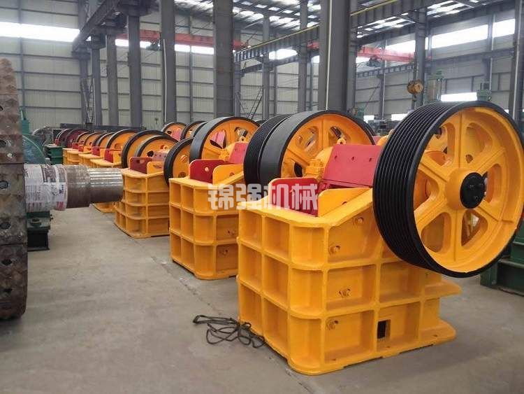 青石破碎機(jī)設(shè)備有哪些呢？破青石用什么破碎機(jī)好？(圖1)